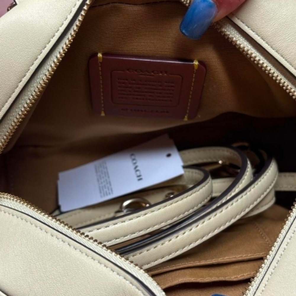 ✨Coach Cream ✨Floral Appliqué Satchel with Matching Wallet - Picture 8 of 8